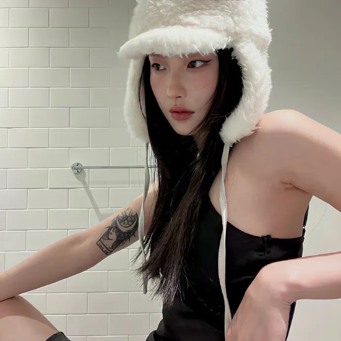 冰属性男子与酷酷女同事